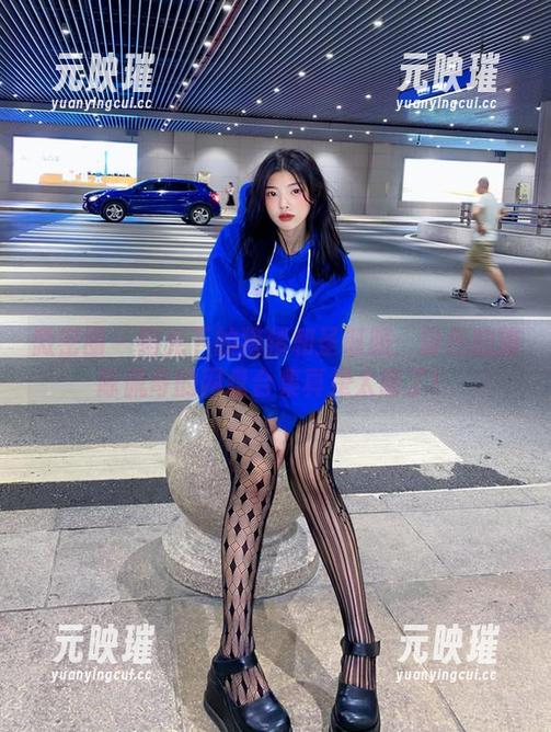 粉色的猪陈佩奇 微密圈 - 阳光下的猪猪和圣诞服:粉色的猪陈佩奇的网盘合集真是太萌了!