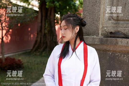 蜜桃社-琉璃lily 蜜桃社 - 眼见琉璃lily穿白衬衫:原图和套图的绮丽碰撞,感觉不要太好哦!