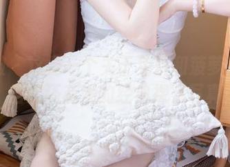 袜啵啵 – 这是一个关于免费和菠萝的故事，当然还有她的经典裸足写真！