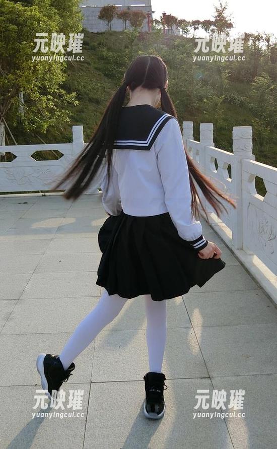 一不小心下载了西尔酱的空姐图包，免费也抵挡不住这份魅力！