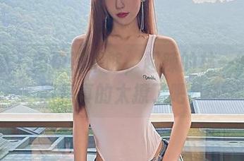 微密圈 – 免费还不够，超辣的林一的红裙图集真的太撩了吧！