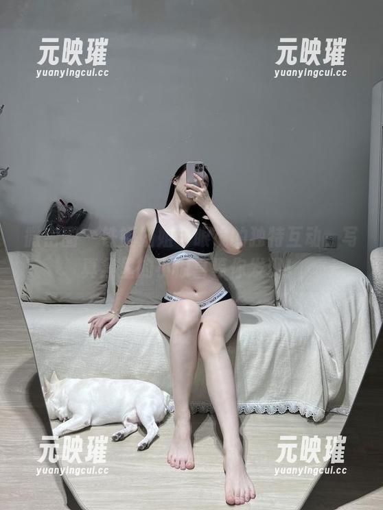 微密圈 - 铁锤姐姐与眼镜的独特互动，写真集里的小惊喜等你发现！