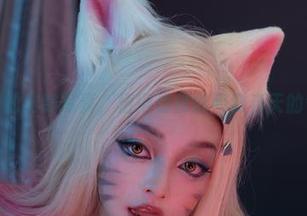 阿寨寨的定制写真，椿得仿佛能闻到春天的气息！