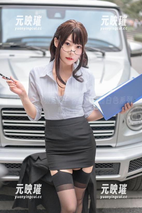制服迷的终极选择：香草喵露露白色系列图包下载