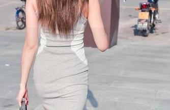 魔镜街拍 – 粉裙与销售的完美结合：婷婷私拍资源带你看不一样的工作日常