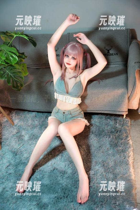 一条短裙，千种风情——鹿八岁baby写真图包分享