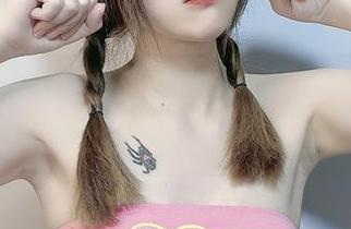 鹿八岁baby无圣光自拍，原图也能看出她的日常风格！