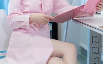 想象一下，鹿八岁baby在高清图库里的白婚纱花嫁瞬间