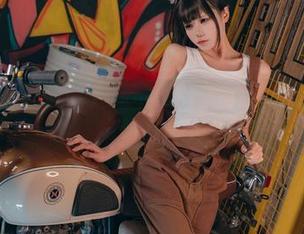 BoomBoom，黏黏团子兔的在线图集：男友衬衣就能引发的故事！